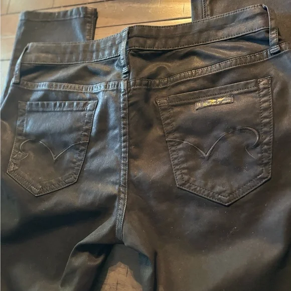 Robin's Jeans - Picture 2 of 7